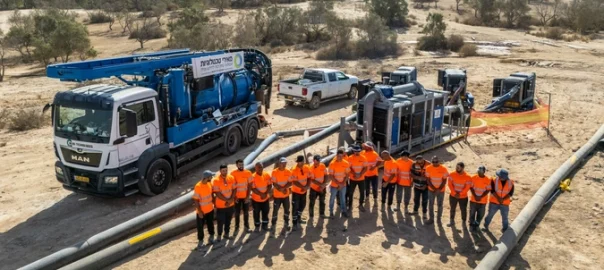 צוות מאירי טכנולוגיות באתר שיקום קו הביוב הראשי בבאר שבע