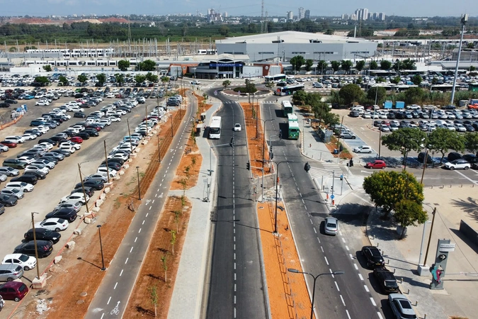 נתיבי תחבורה ושביל אופניים באזור אם המושבות