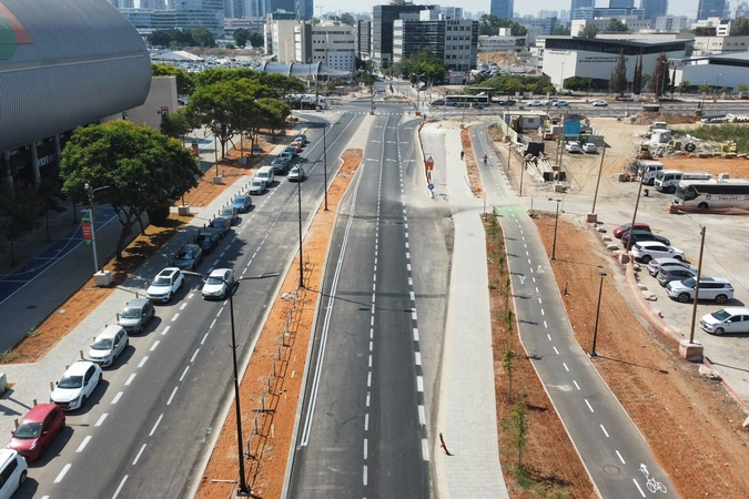נתיבי כביש ושביל אופניים מסומנים באם המושבות